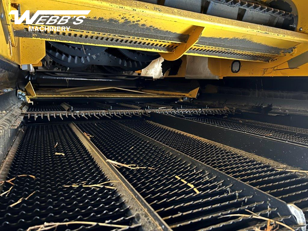 2023 New Holland CR10.90Z Combine