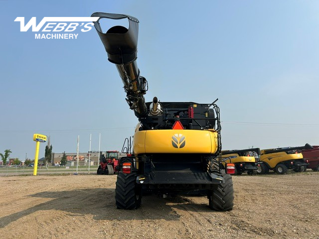 2023 New Holland CR10.90Z Combine