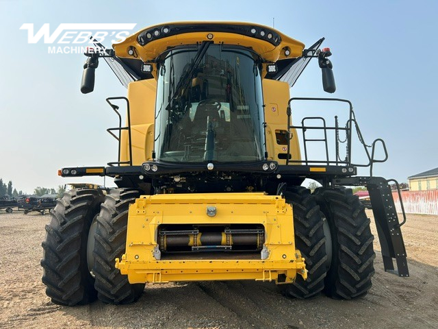 2023 New Holland CR10.90Z Combine