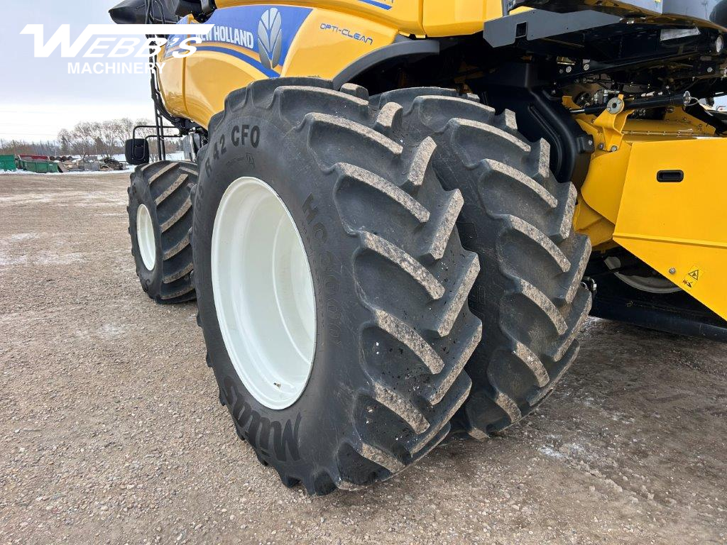 2023 New Holland CR10.90Z Combine