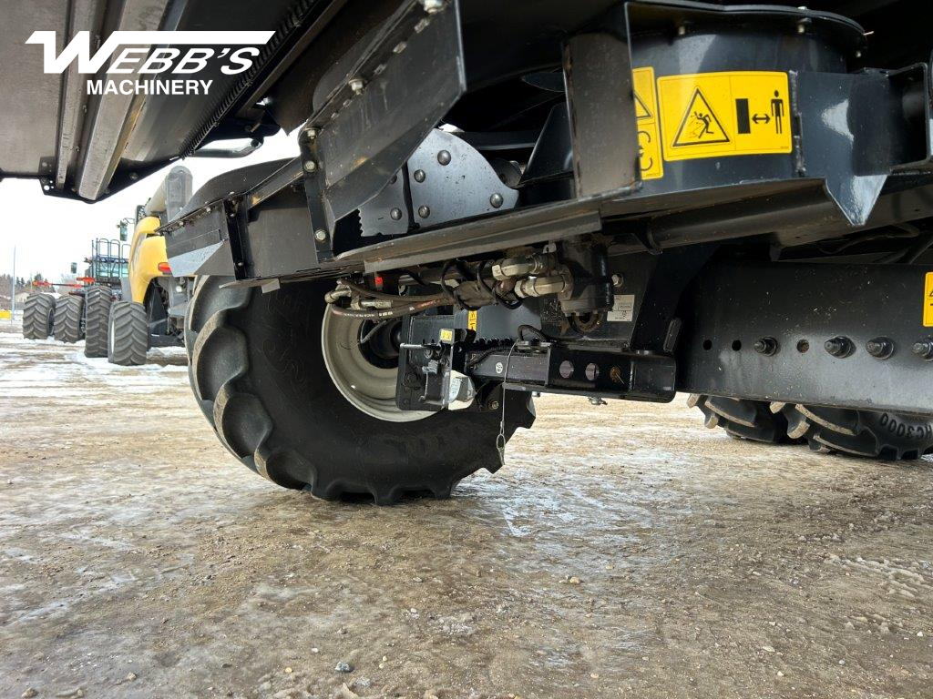 2023 New Holland CR10.90Z Combine