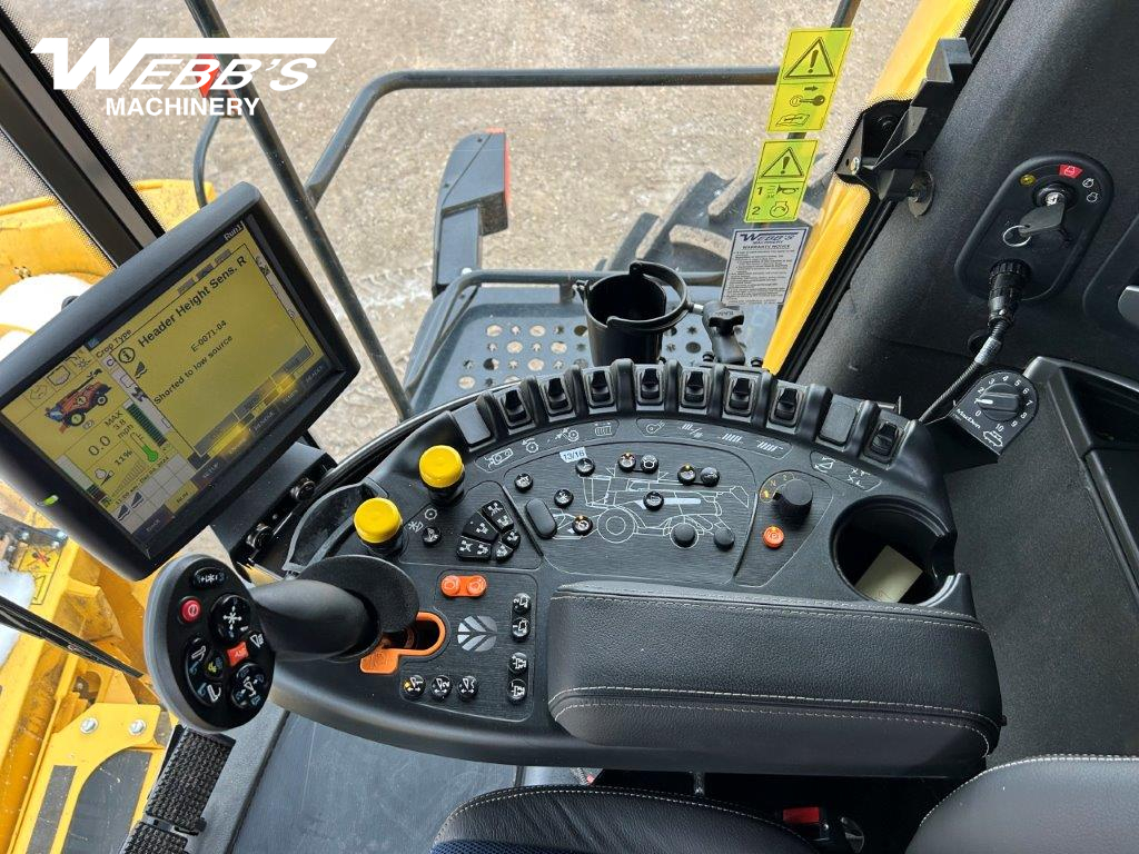 2023 New Holland CR10.90Z Combine