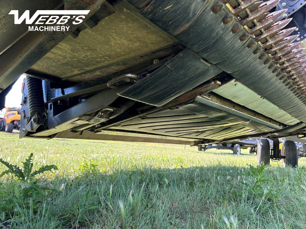 2019 MacDon FD135 Header Combine