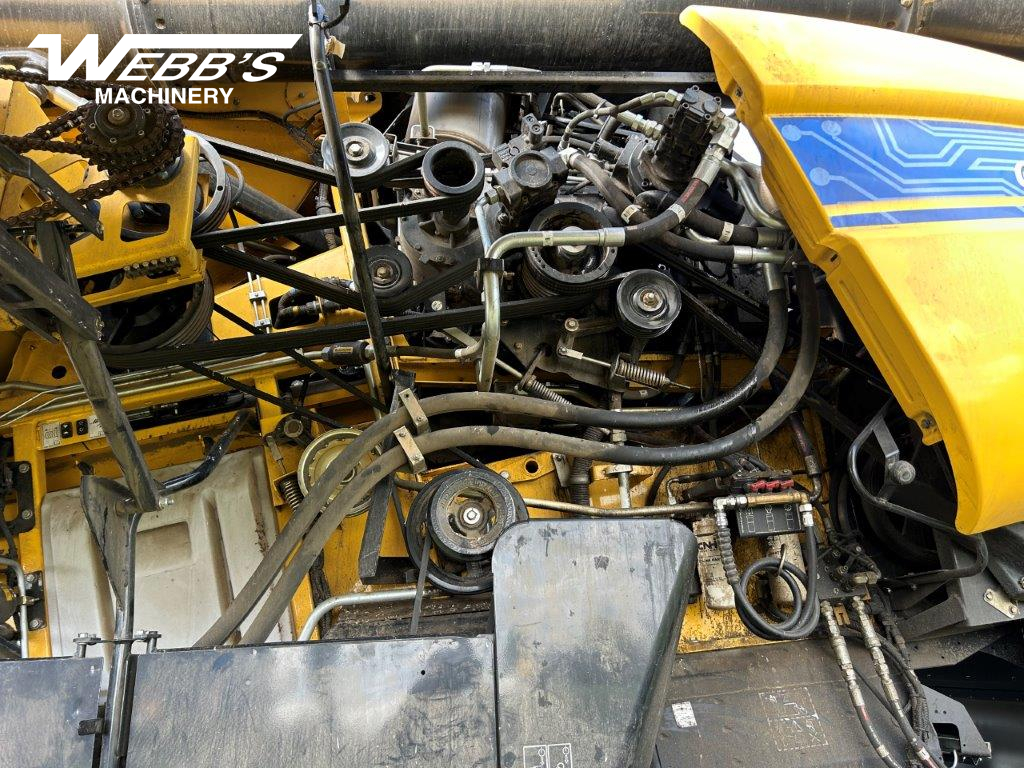 2022 New Holland CR9.90Z Combine