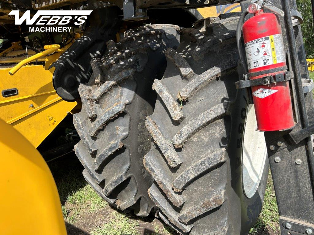 2022 New Holland CR9.90Z Combine