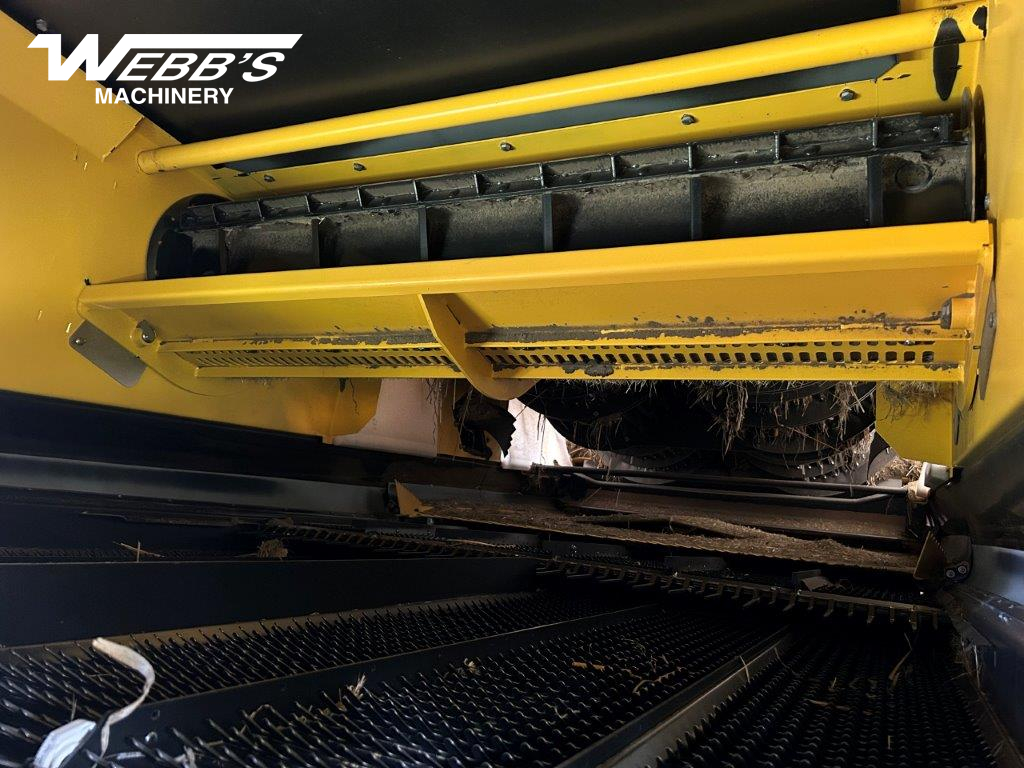 2022 New Holland CR9.90Z Combine