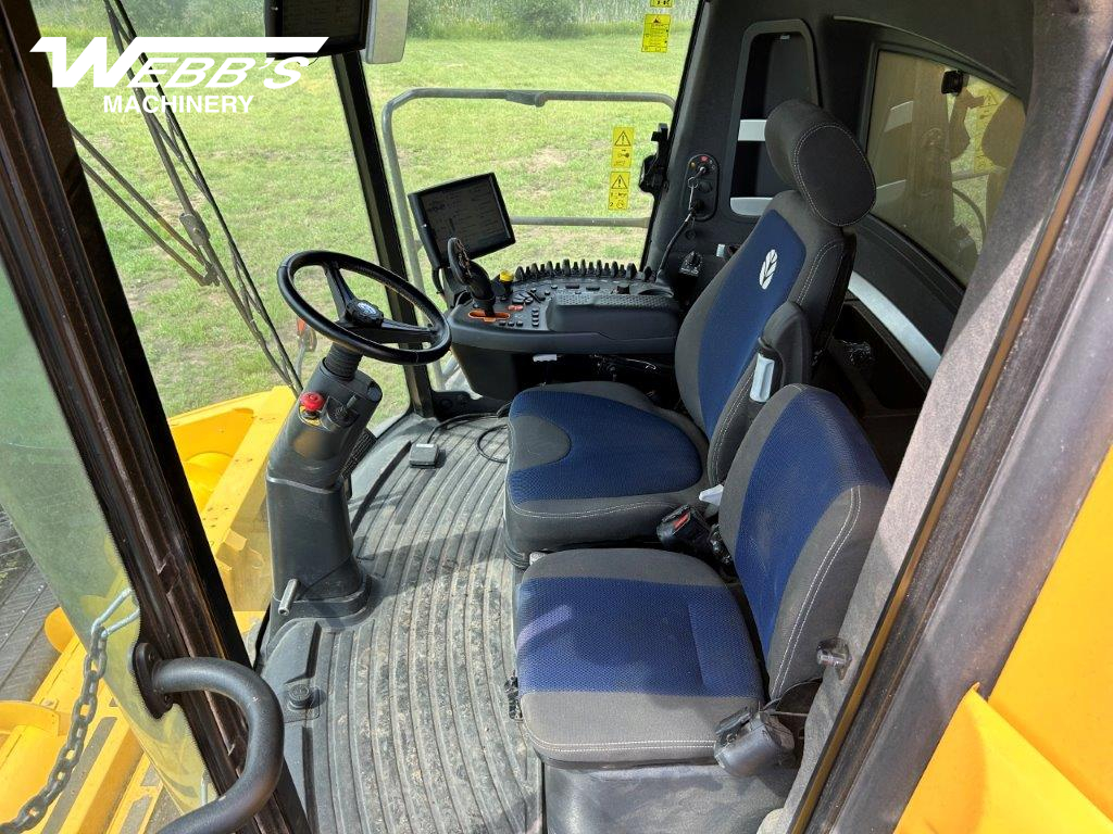 2022 New Holland CR9.90Z Combine