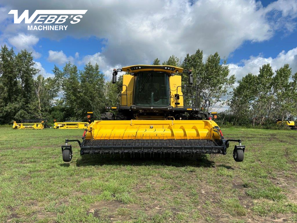 2022 New Holland CR9.90Z Combine