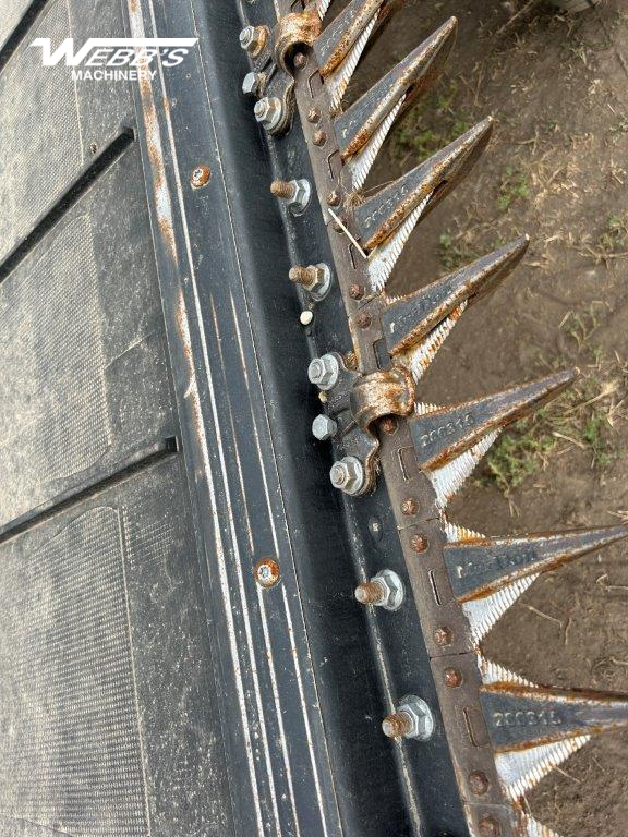 2022 MacDon FD235 Header Combine