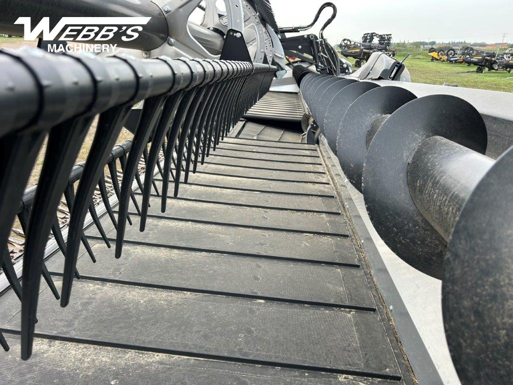 2022 MacDon FD235 Header Combine