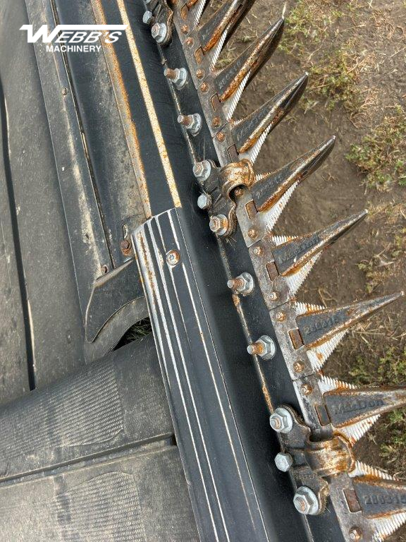 2022 MacDon FD235 Header Combine