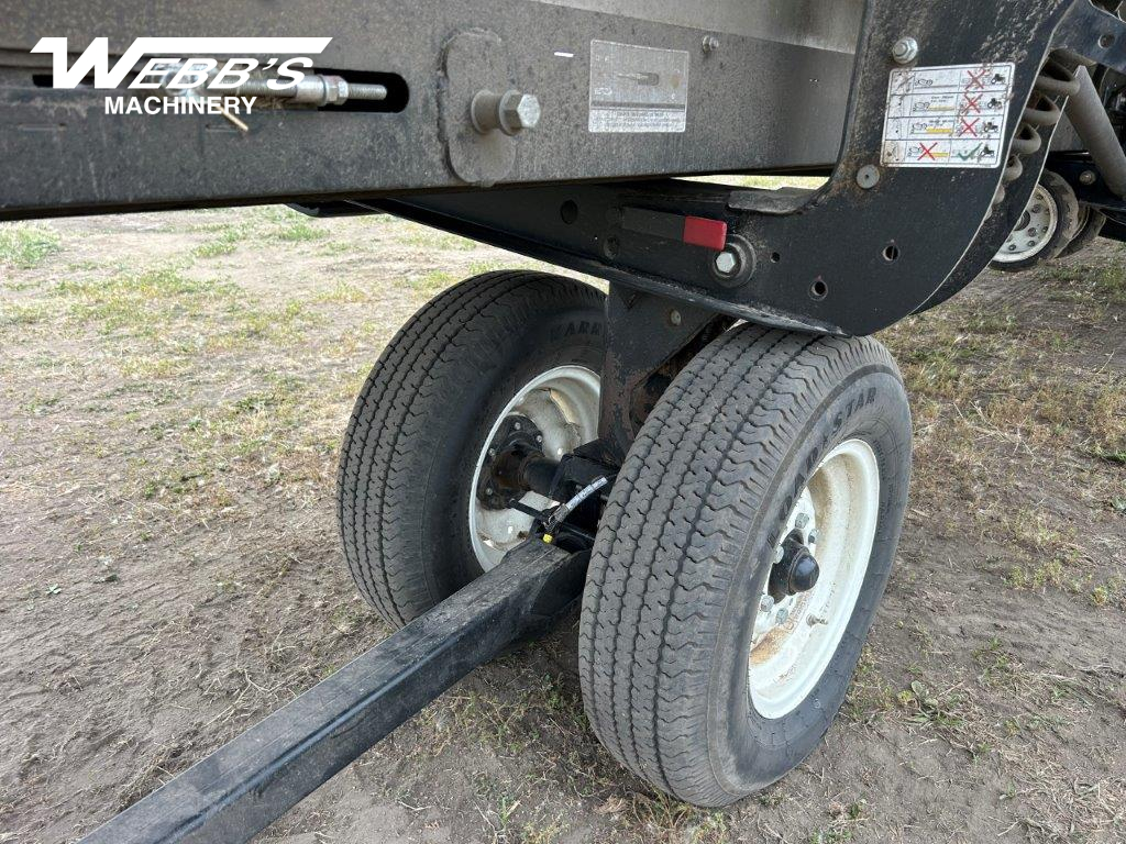 2022 MacDon FD235 Header Combine