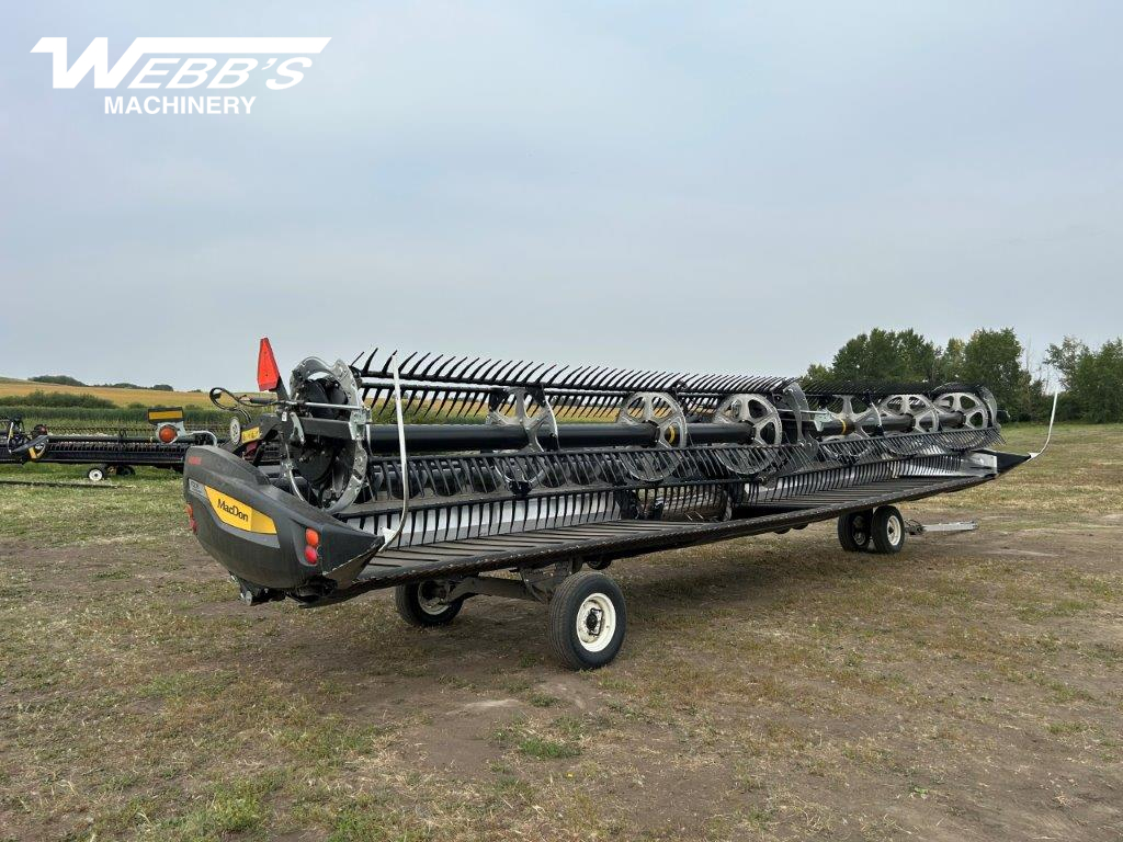 2022 MacDon FD235 Header Combine