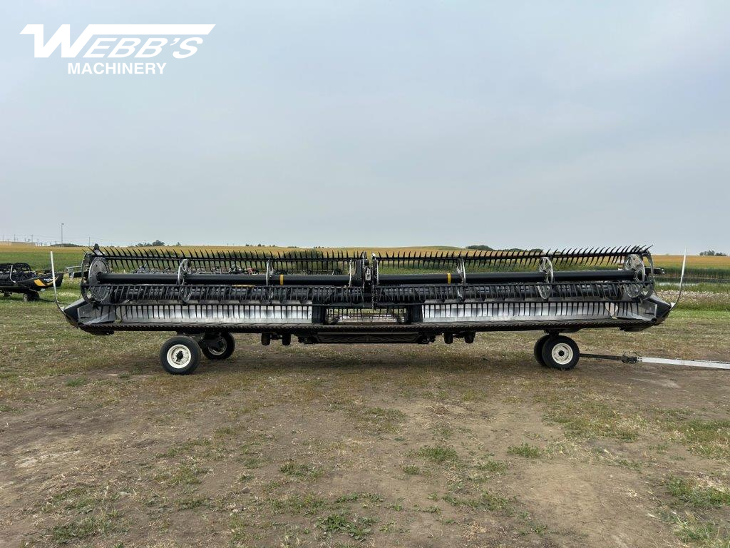 2022 MacDon FD235 Header Combine