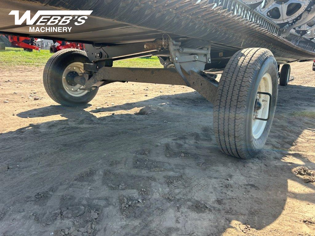 2022 MacDon FD235 Header Combine