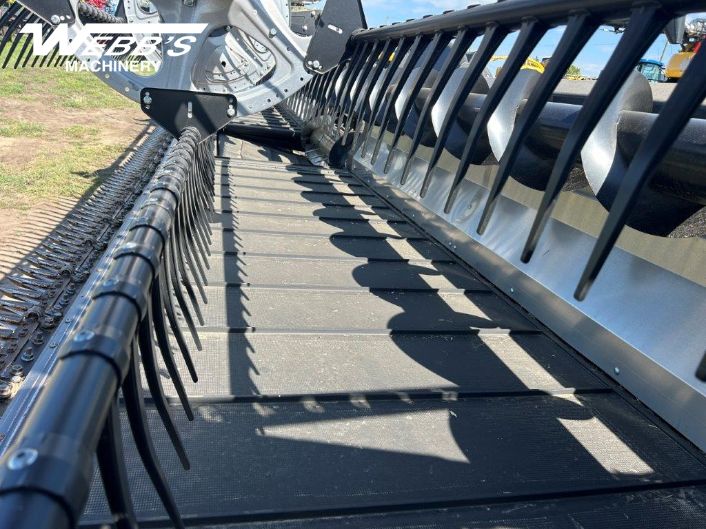 2022 MacDon FD235 Header Combine