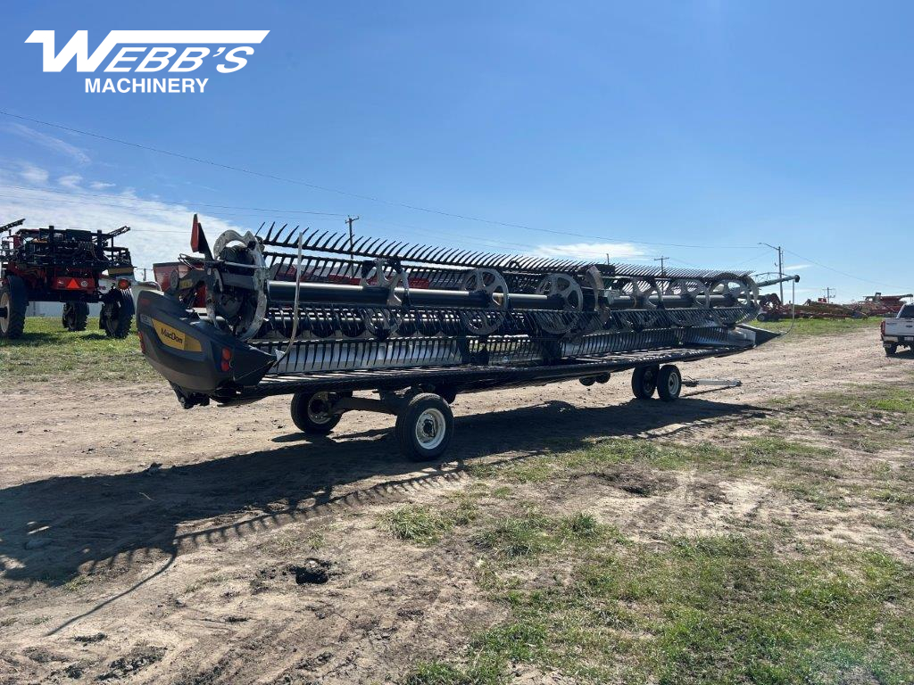 2022 MacDon FD235 Header Combine
