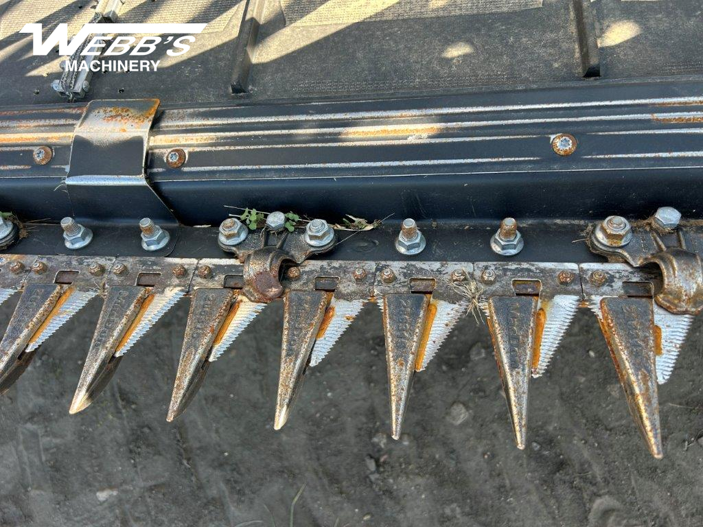 2022 MacDon FD235 Header Combine