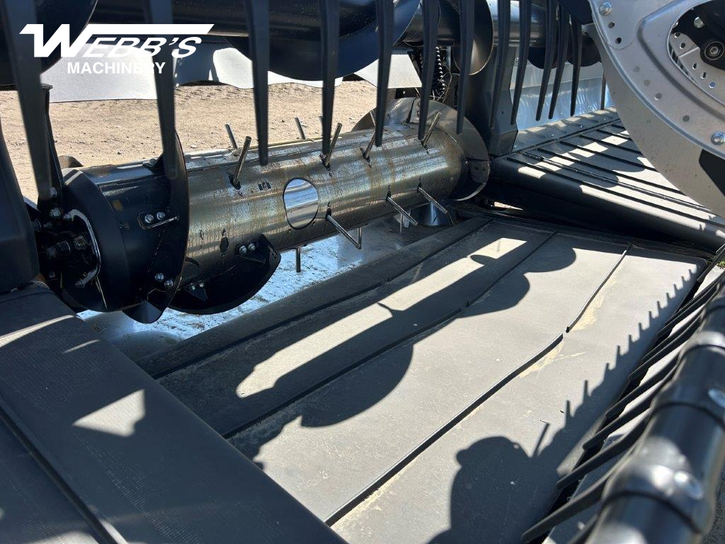 2022 MacDon FD235 Header Combine