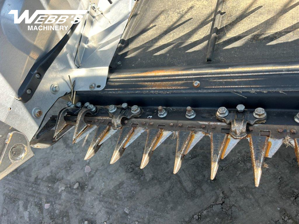 2022 MacDon FD235 Header Combine