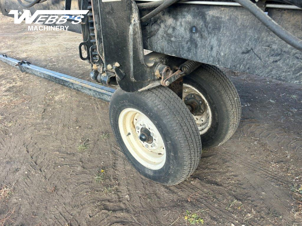 2017 MacDon FD75-40 Header Combine