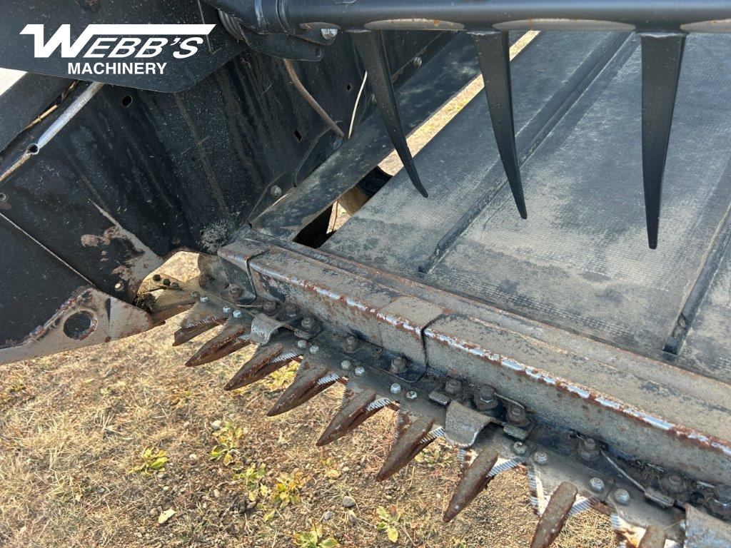 2017 MacDon FD75-40 Header Combine