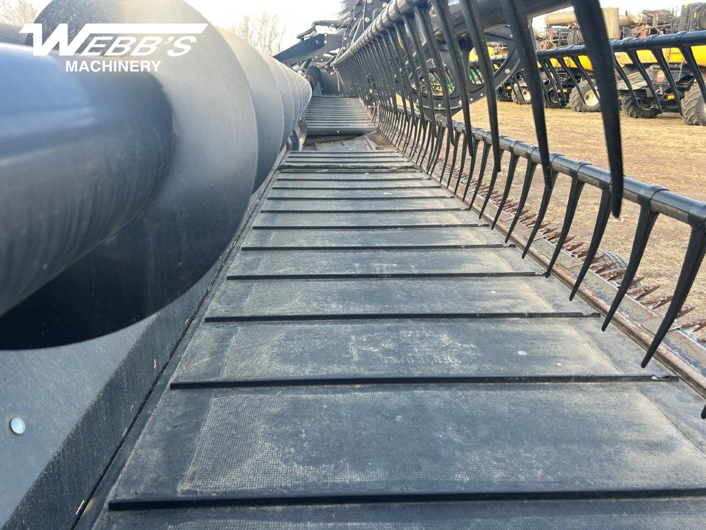 2017 MacDon FD75-40 Header Combine