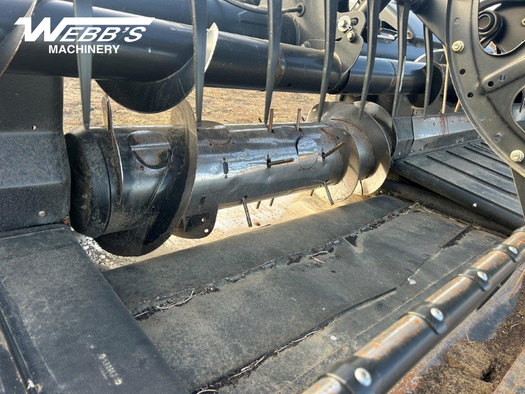 2017 MacDon FD75-40 Header Combine