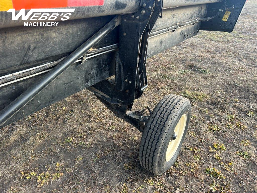 2017 MacDon FD75-40 Header Combine