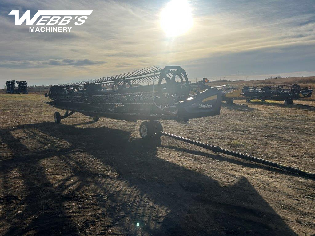 2017 MacDon FD75-40 Header Combine