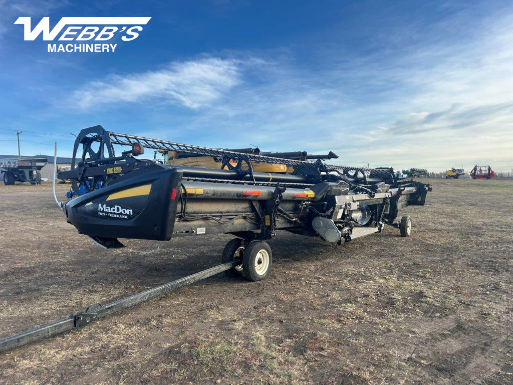 2017 MacDon FD75-40 Header Combine
