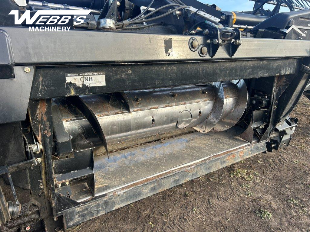 2017 MacDon FD75-40 Header Combine