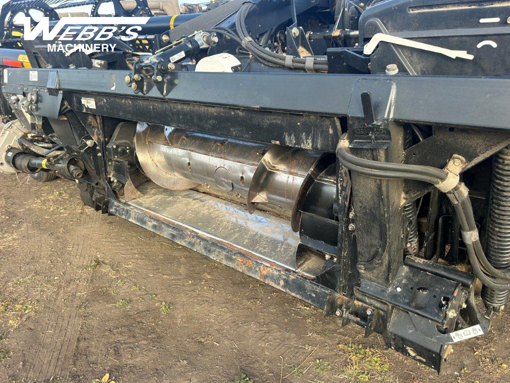 2017 MacDon FD75-40 Header Combine