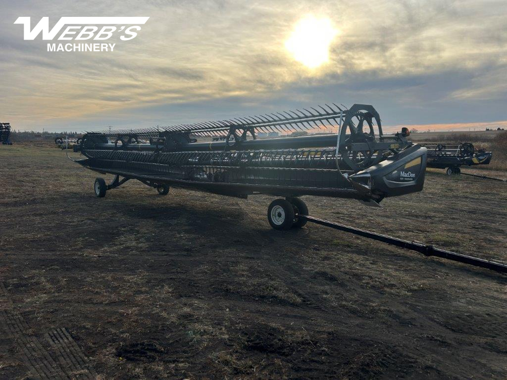 2017 MacDon FD75-40 Header Combine