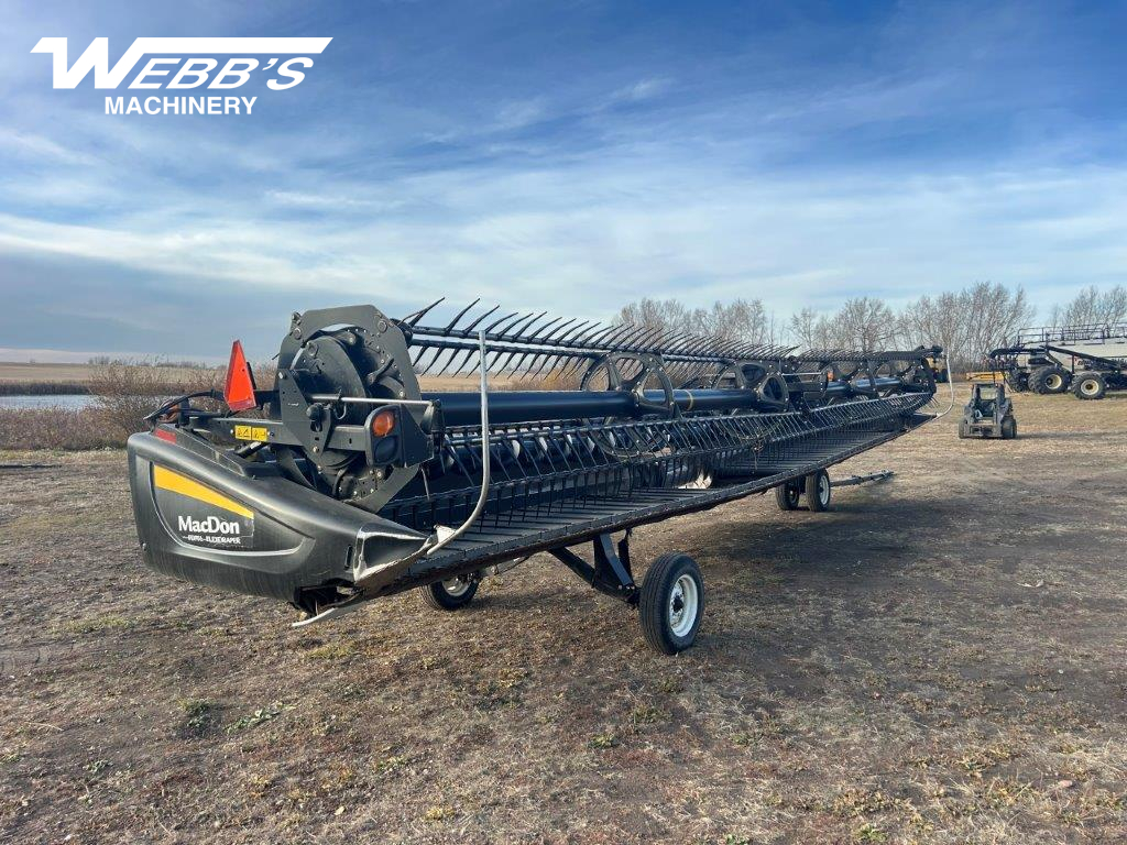 2017 MacDon FD75-40 Header Combine