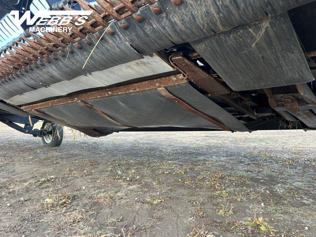 2018 MacDon FD75-40 Header Combine