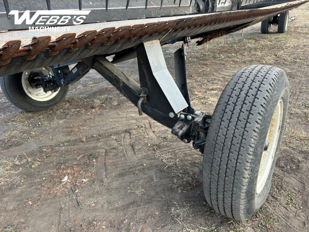 2018 MacDon FD75-40 Header Combine