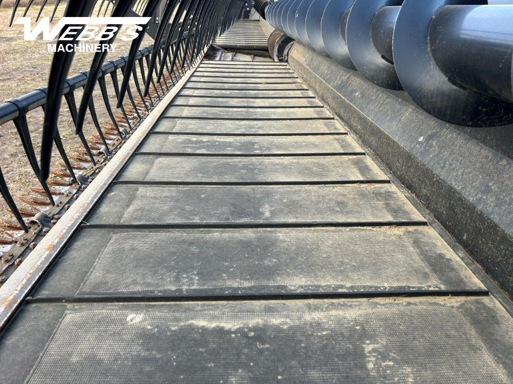 2018 MacDon FD75-40 Header Combine