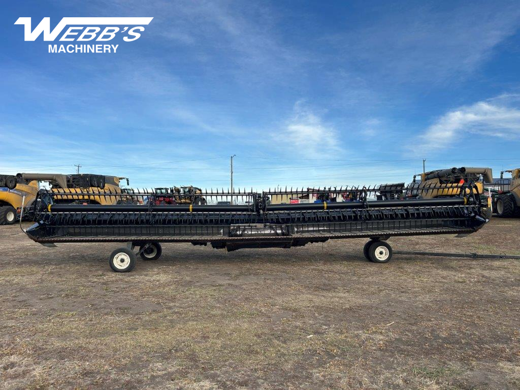 2018 MacDon FD75-40 Header Combine