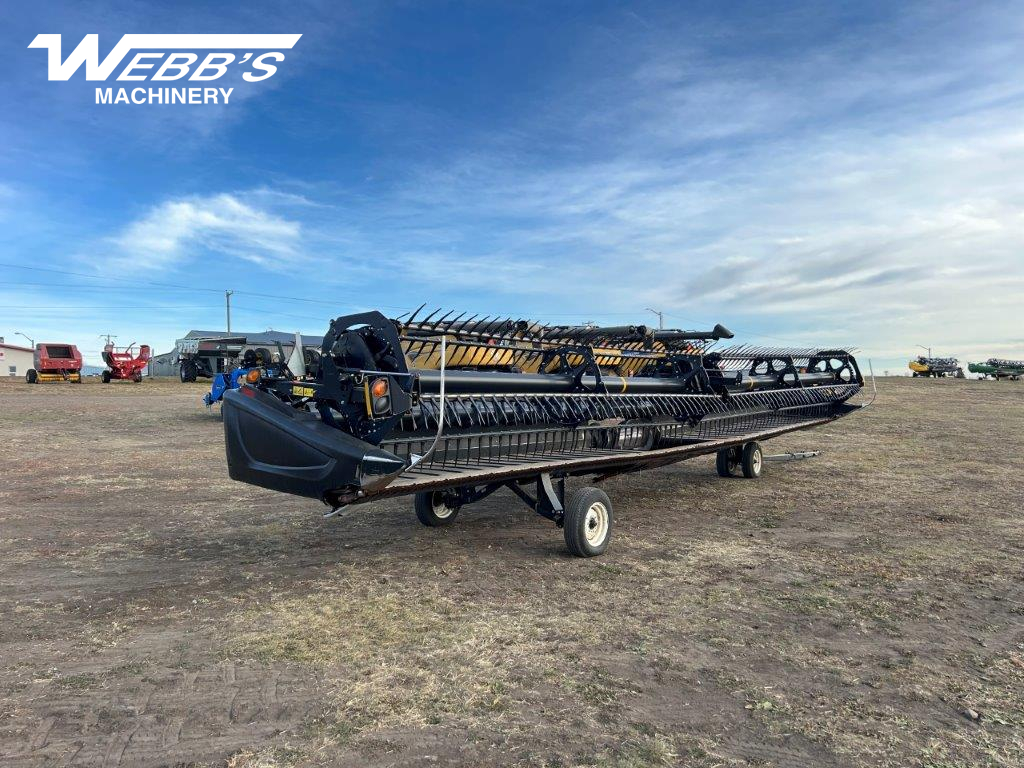 2018 MacDon FD75-40 Header Combine