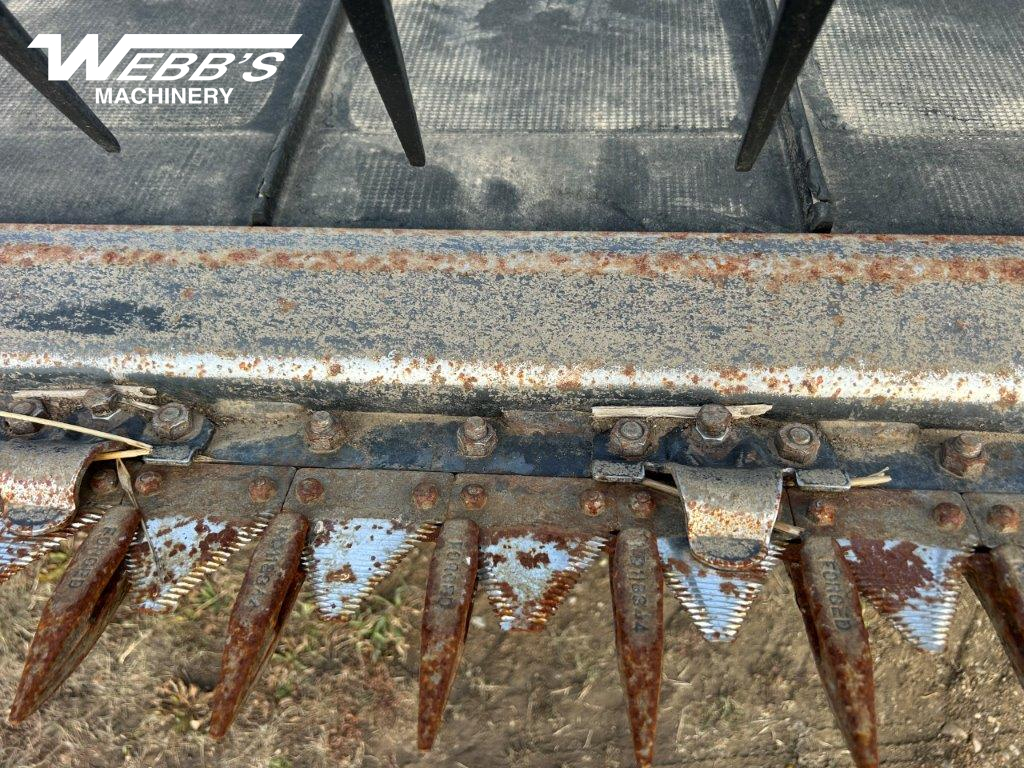 2018 MacDon FD75-40 Header Combine