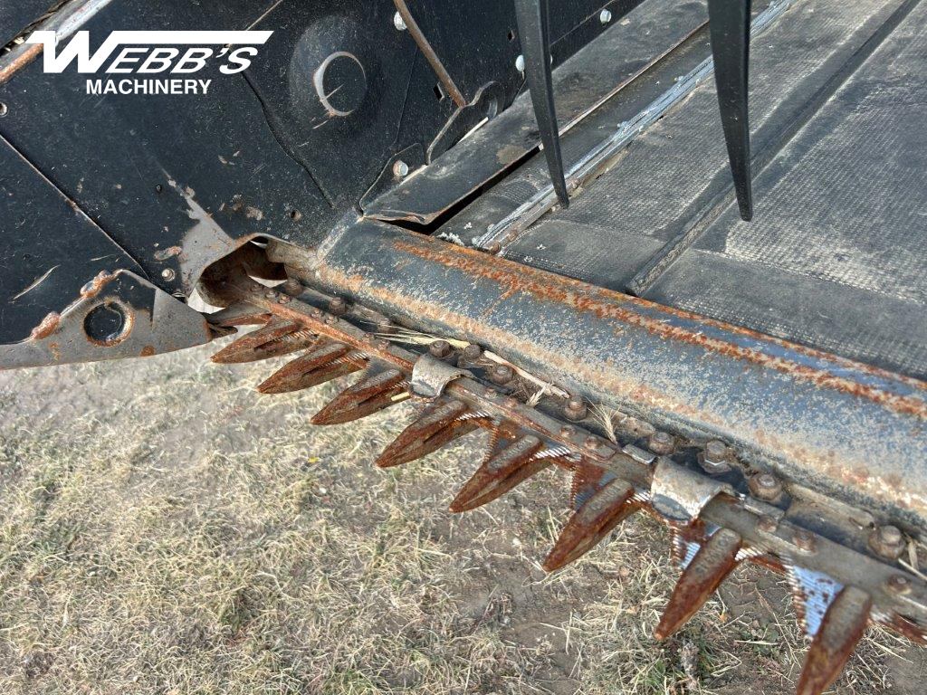 2018 MacDon FD75-40 Header Combine