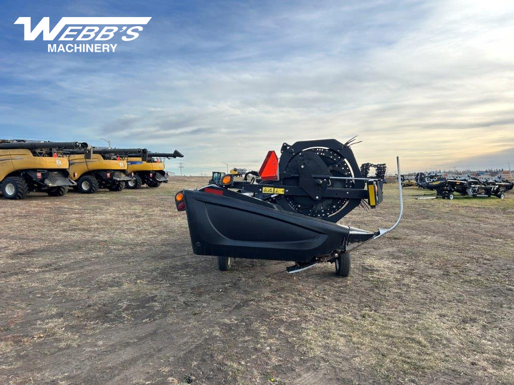 2018 MacDon FD75-40 Header Combine