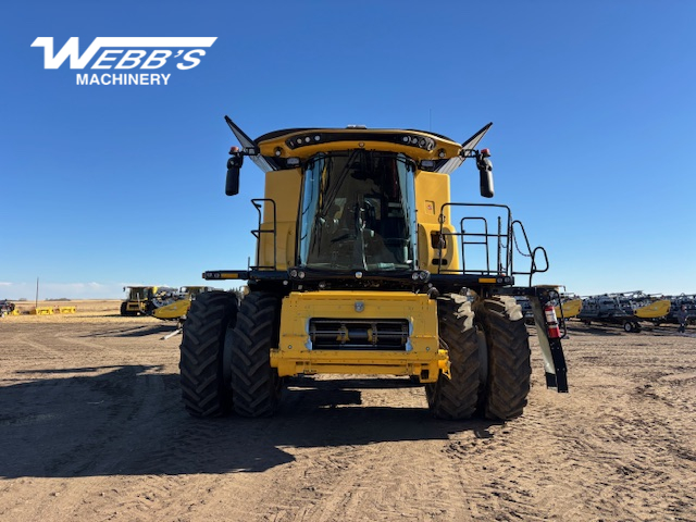2022 New Holland CR9.90Z Combine