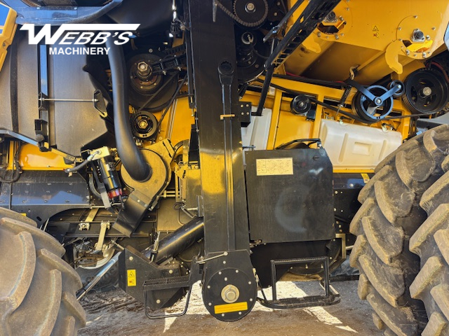 2022 New Holland CR9.90Z Combine