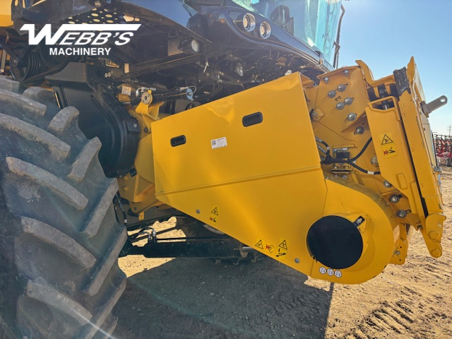 2022 New Holland CR9.90Z Combine