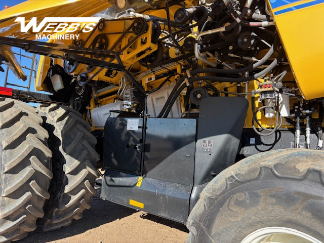 2022 New Holland CR9.90Z Combine