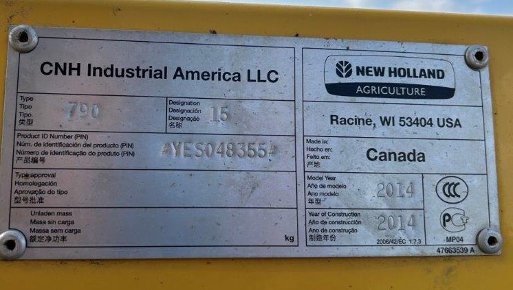 2014 New Holland CR8090 Combine