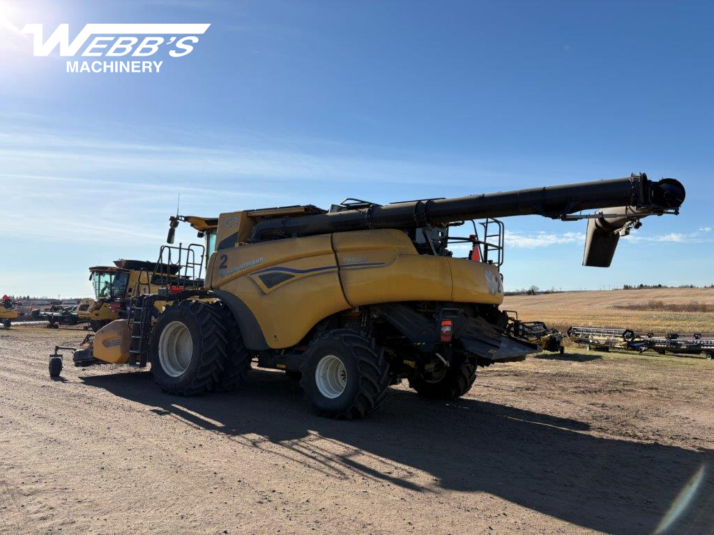 2025 New Holland CR9.90Z Combine