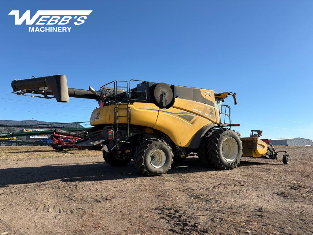 2025 New Holland CR9.90Z Combine
